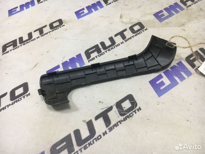 Накладка ручки двери задней правой Лада Гранта