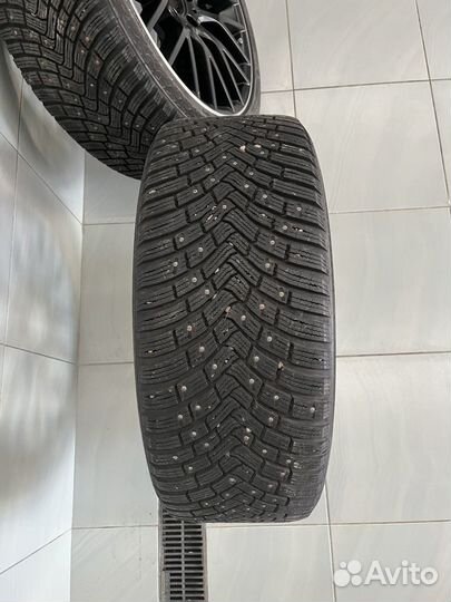 Continental IceContact3 r20 255/40 на дисках