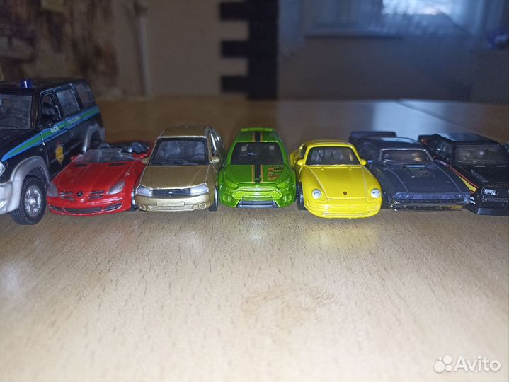 Hot wheels машинки