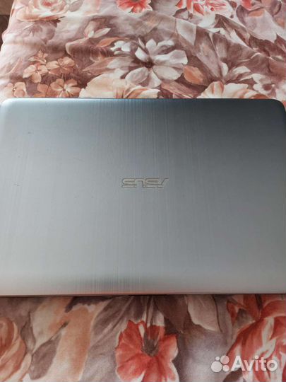 Ноутбук asus