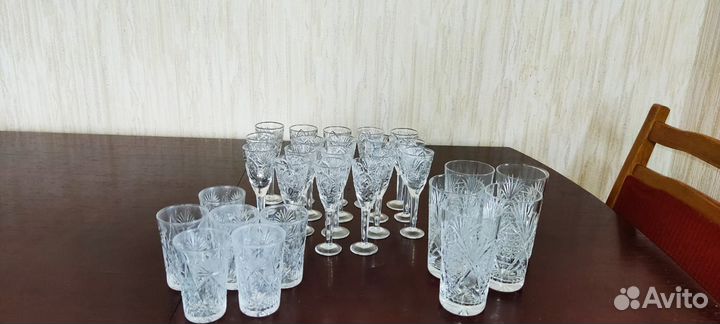 Хрустальные рюмки и стаканы