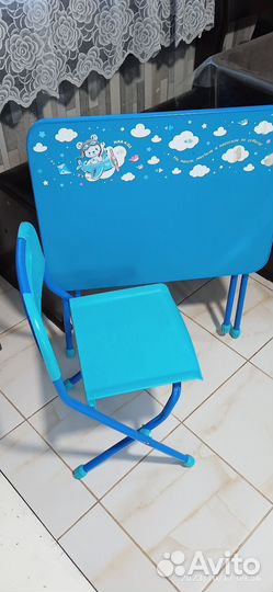 Стол и стулья