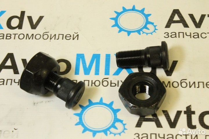 Шпилька в сборе BW51R передняя RH NHS85 8-97017-041-0 udpd