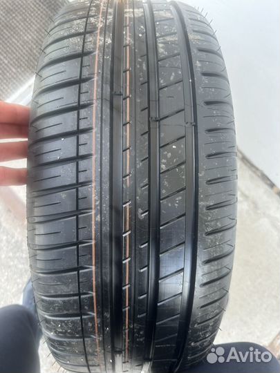 Michelin CrossClimate 235/45 R18