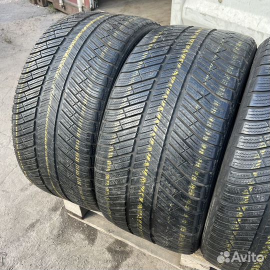 Michelin Pilot Alpin 4 255/40 R20 и 285/35 R20