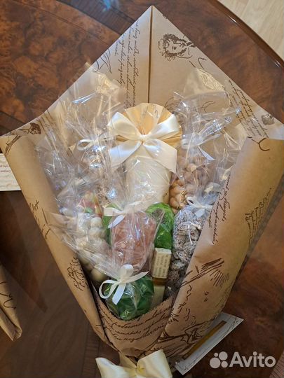 Сладкие букеты из конфет