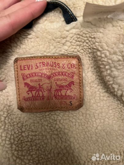 Джинсовая куртка levis