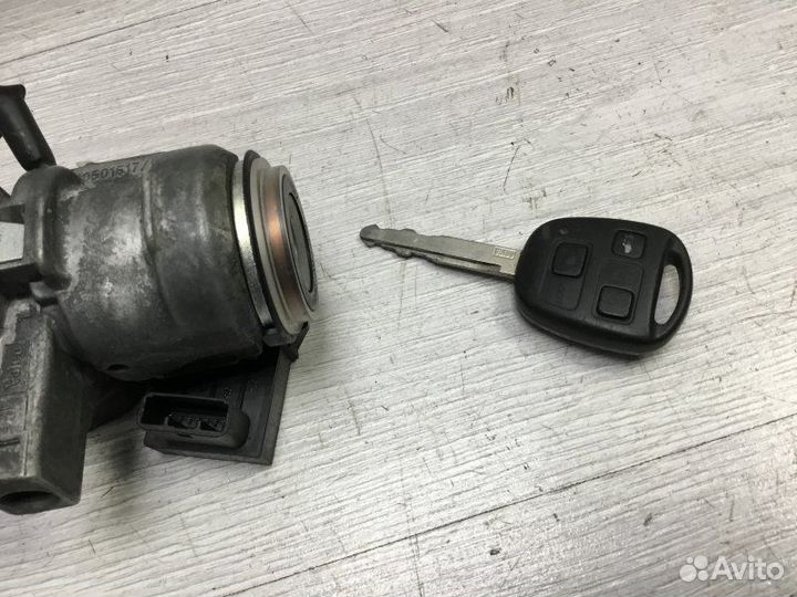 Замок зажигания Toyota Avensis 2 2005