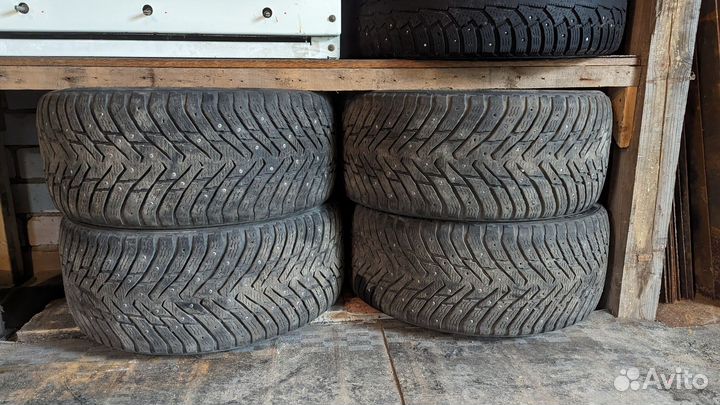 Nokian Tyres Hakkapeliitta 8 255/35 R19 96H