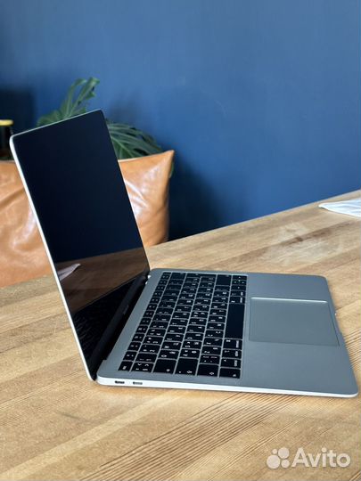 Apple macbook Air 13 2019 retina