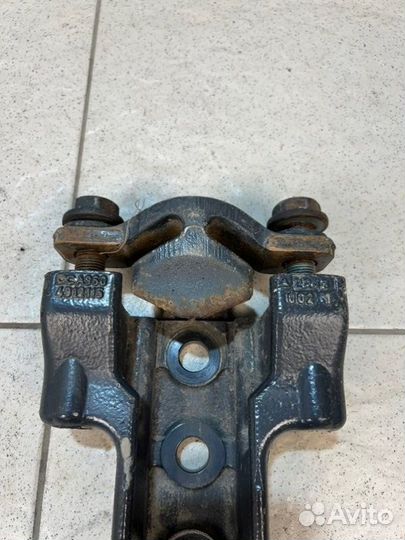 Кронштейн глушителя Mercedes-Benz Actros 1842 Ls