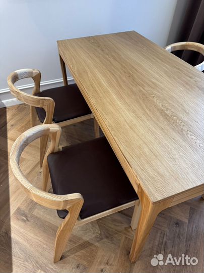 Стол обеденный новый из массива