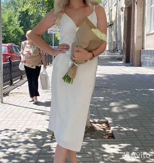 Белое платье