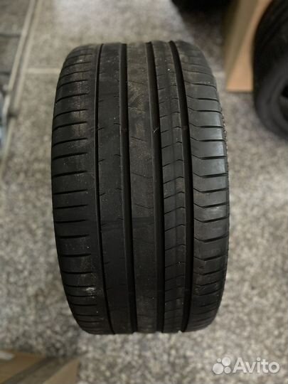 Pirelli P Zero 275/35 R22 и 315/30 R22