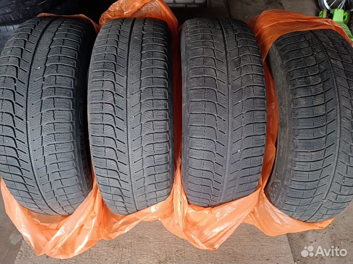 Michelin X-Ice 215/65 R16