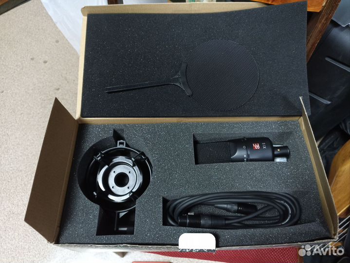 Студийный микрофон sE