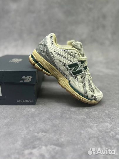 Кроссовки New balance 1906 зеленые