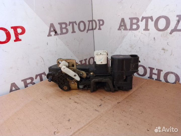 Замок двери задний правый Opel Frontera B 2.2D