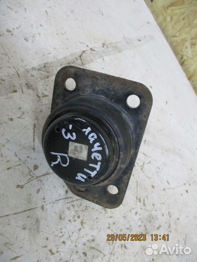 Подушка двигателя правая Шевроле Лачетти 1,6 МКПП