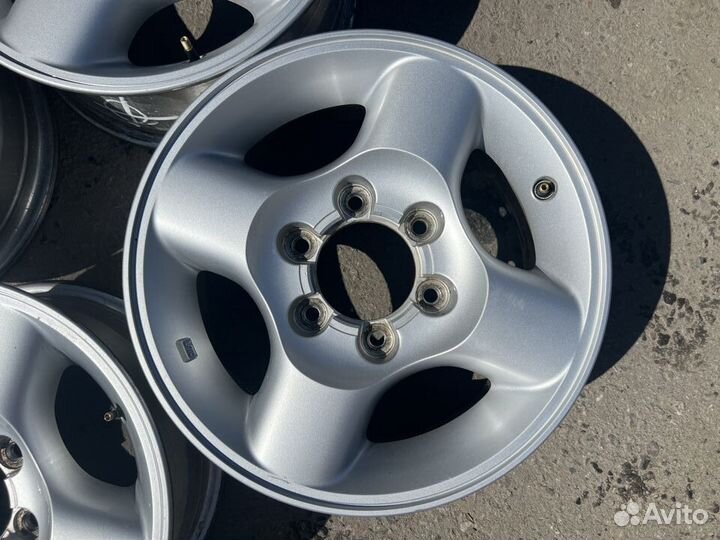 Оригинальные диски Nissan R16 6x139.7 Dia 100.3