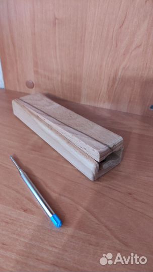 Подарочная ручка в футляре - подставке