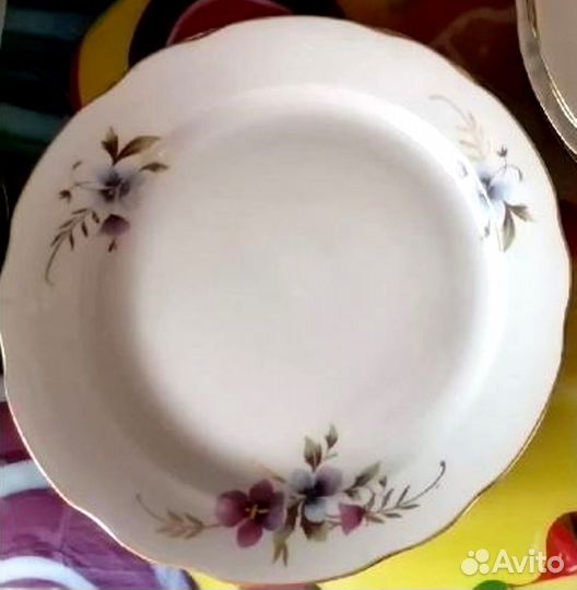 Тарелки плоские, большие 