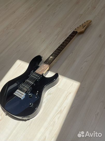 Гитара yamaha ERG121