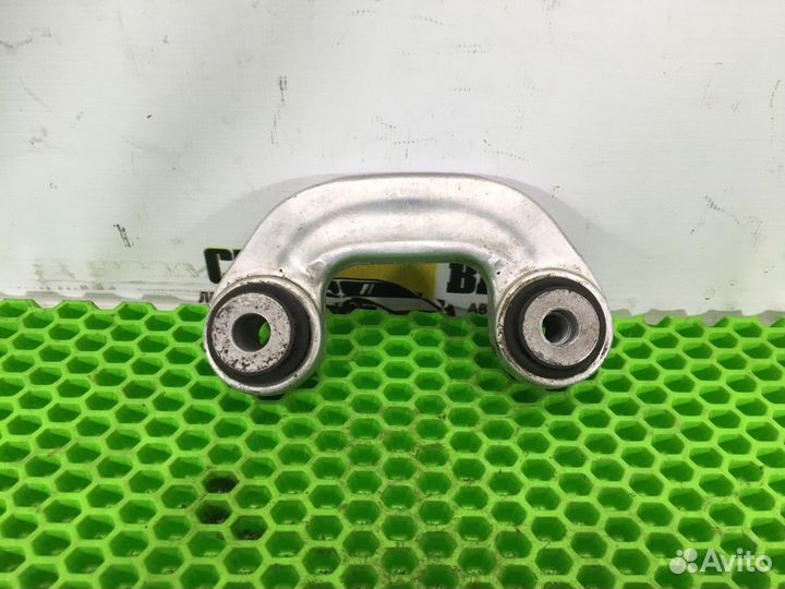 Стойка переднего стабилизатора