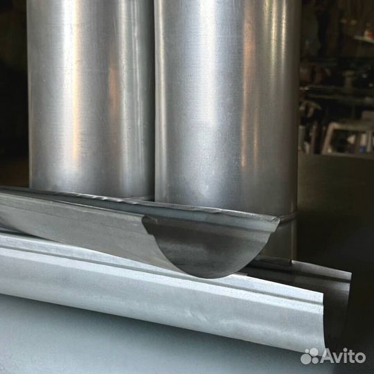 Желоб водосточный новый