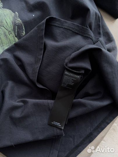 Классная футболка Balenciaga