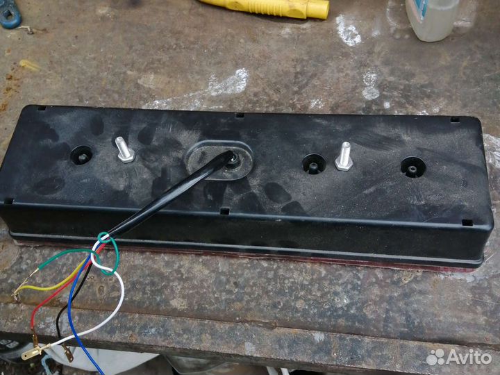 Задний плафон