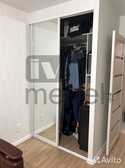 Книжный шкаф