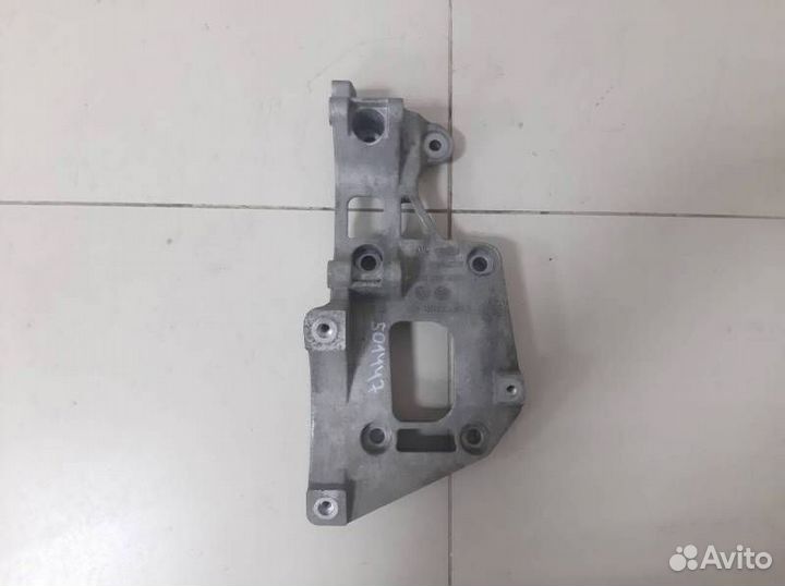 Кронштейн генератора Seat Leon 1P1 2005-2013