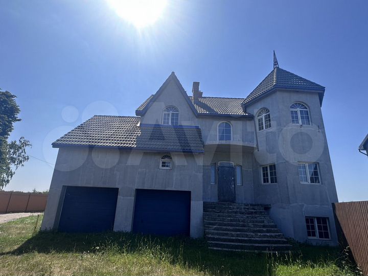 Дом 340 м² на участке 8 сот.