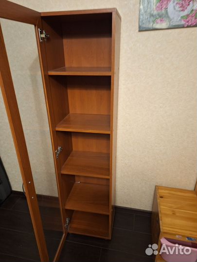 Растущая парта и стул + стеллаж для книг