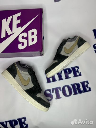 Кроссовки Nike Air Jordan 1