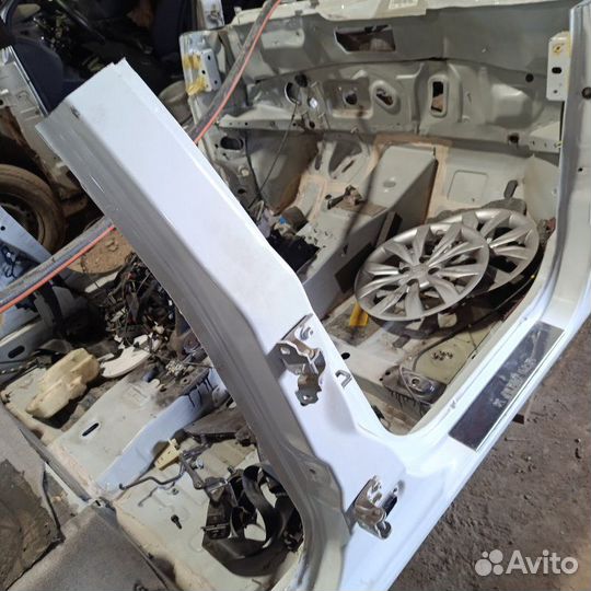 Порог кузова правый Renault Kaptur внедорожник