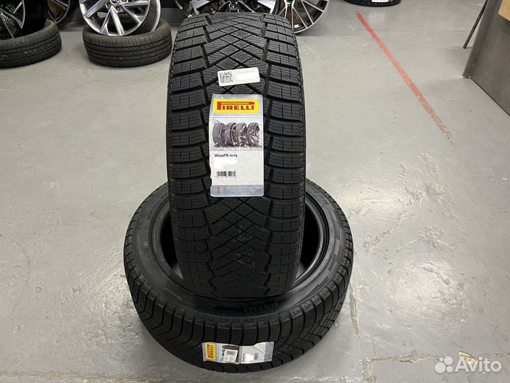 Pirelli Ice Zero FR 255/55 R18 109H