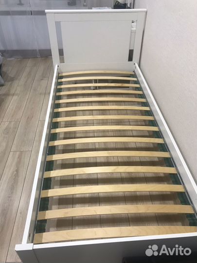 Кровать(2 штуки)