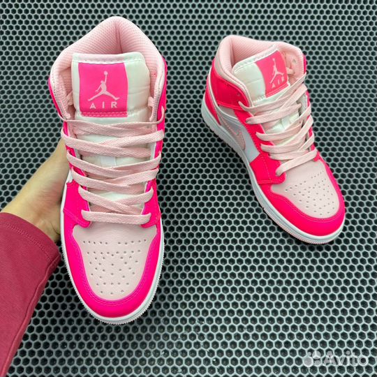 Кроссовки Nike Air Jordan 1 Mid