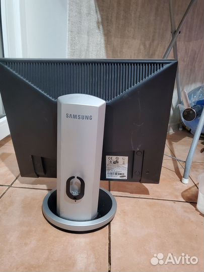 Монитор Samsung Syncmaster 940n