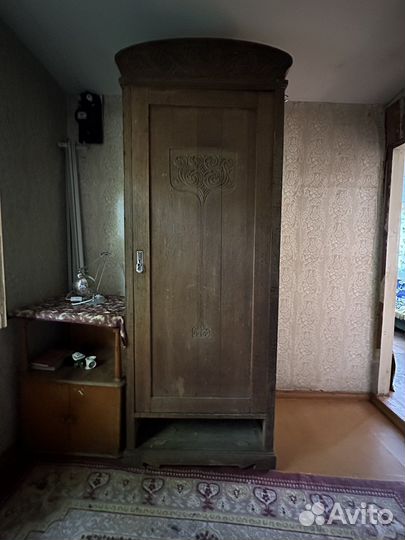 Шкаф старинный