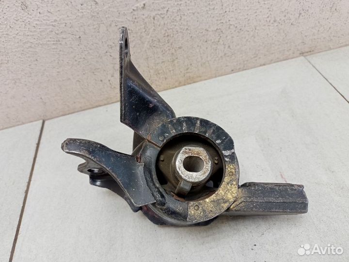 Опора двигателя GS2P39070A