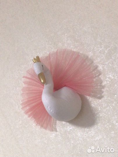 Интерьерный лебедь