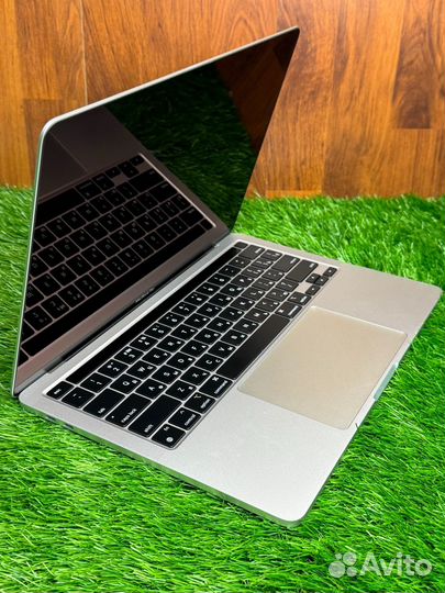 MacBook Pro 13 2020 M1 / 8 / 512 / Silver