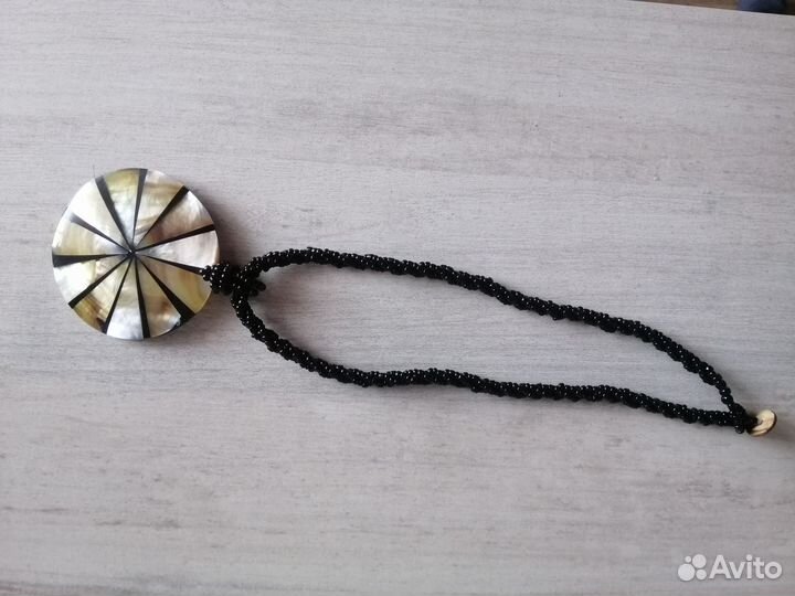 Колье из натуральной ракушки