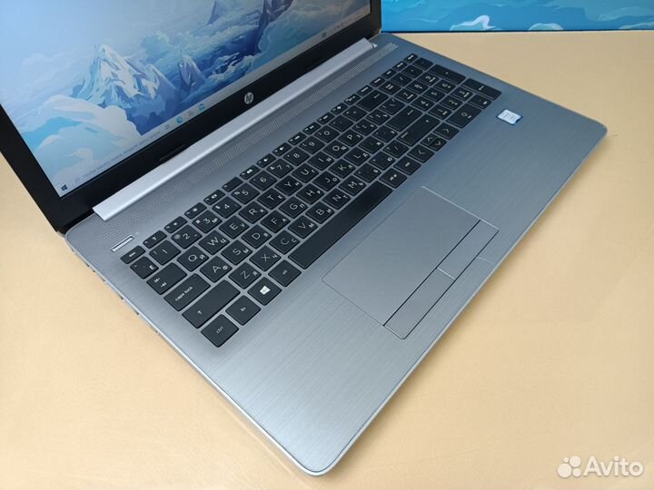 Ноутбук HP i7/6gb/256Gb