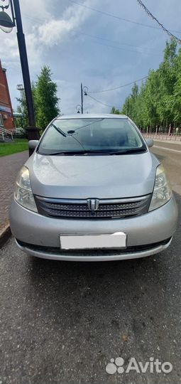 Toyota Isis 1.8 AT, 2004, 308 803 км