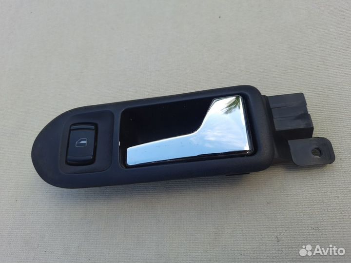 Ручка внутренняя передняя правая Volkswagen Golf 4