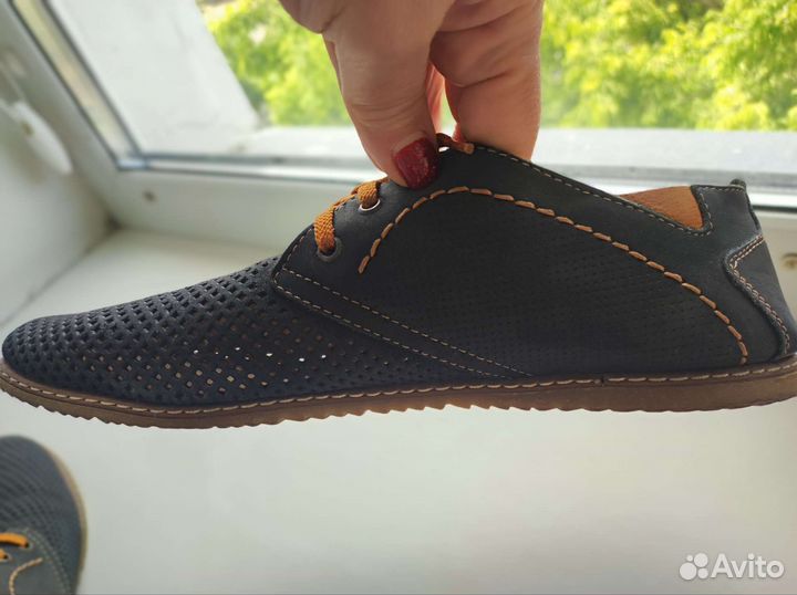 Тенниски (кеды, полу ботинки, туфли)